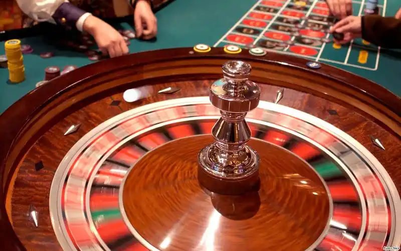 Người dùng Việt Nam theo dõi trận đấu cầu lông trên điện thoại